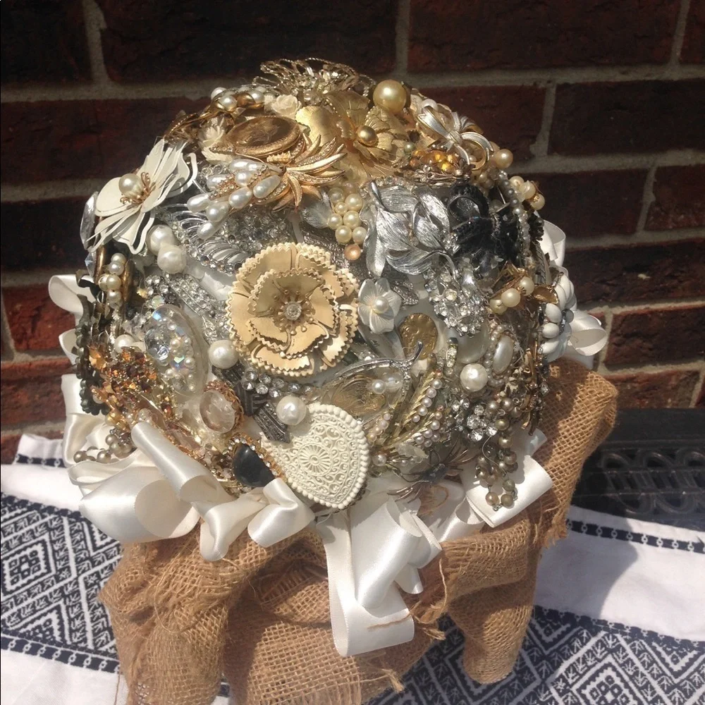 Custom Handmade Brooch Bouquet